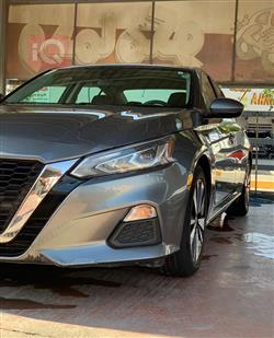 نيسان ألتيما